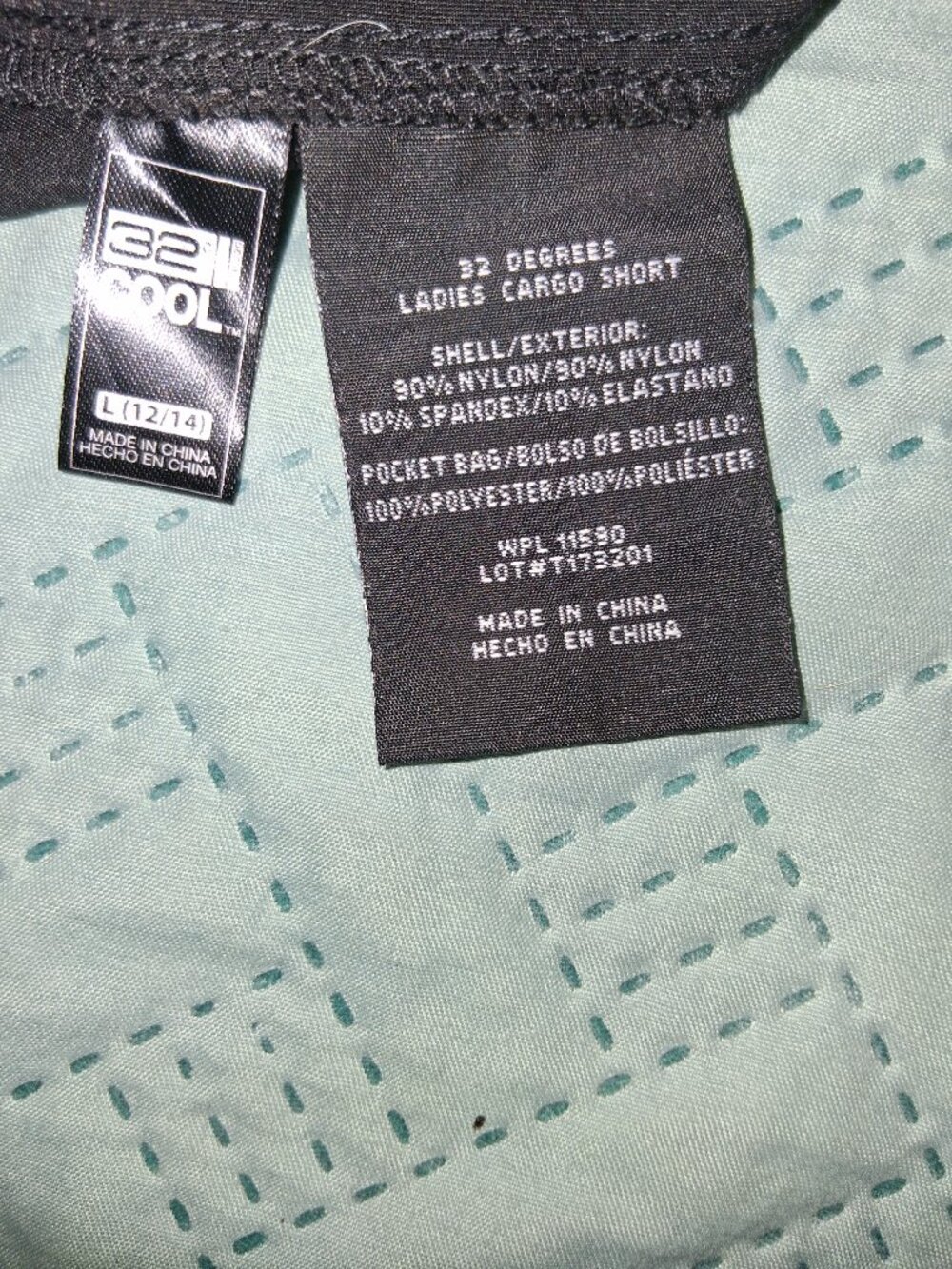 NWT 32 Degrees Women's Black Cargo Shorts-L - Picture 5 of 5